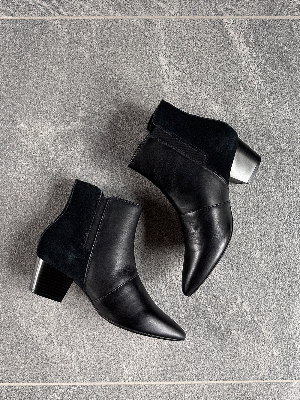 NIB Clarks "Ellanie Vibe" Black Leather Pointed Toe Ankle Booties Side Zip 7.5 - Picture 9 of 14